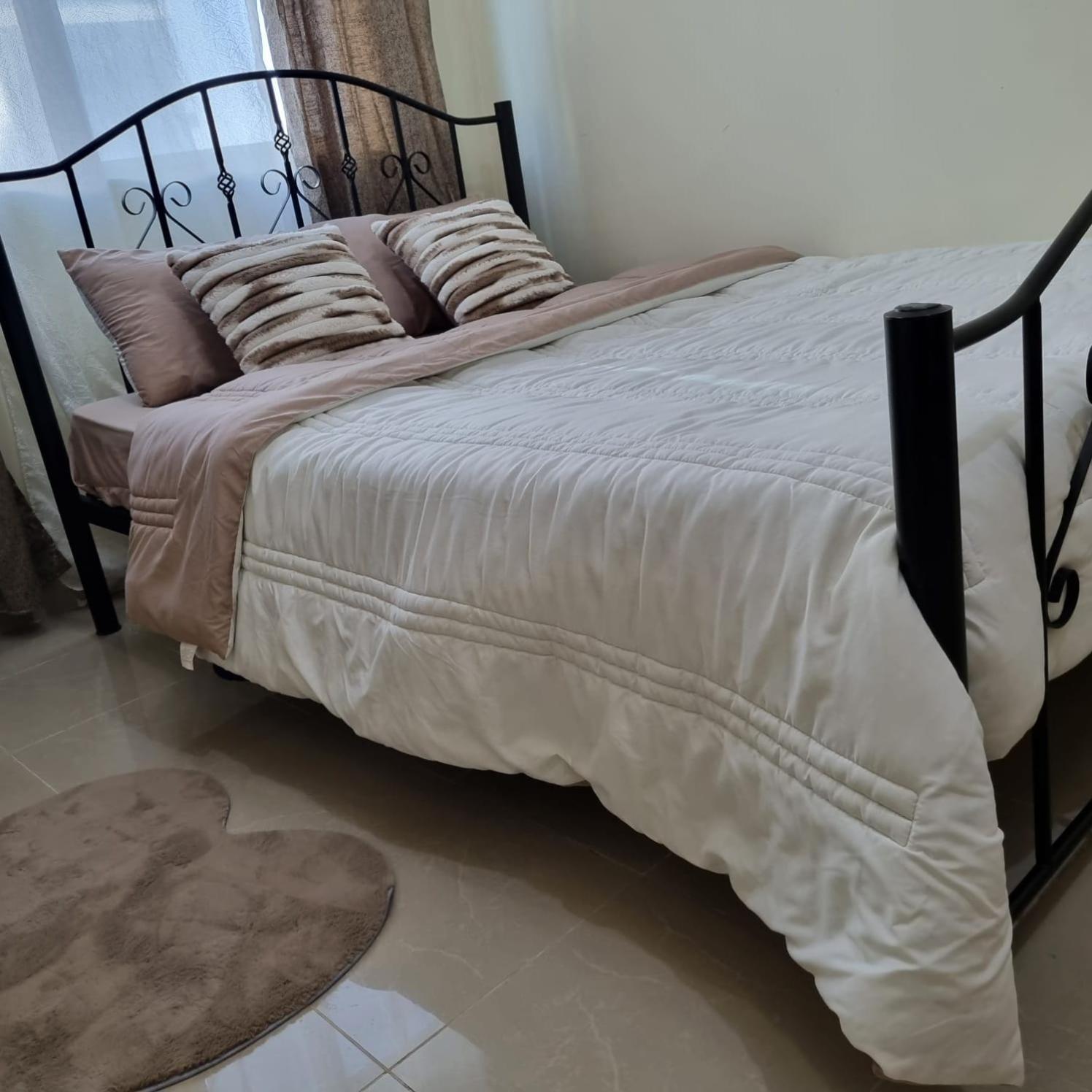 Проживание в семье Escape To Comfort *